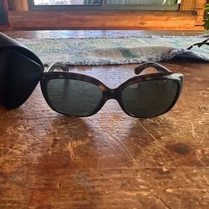 Rayban glasses and case